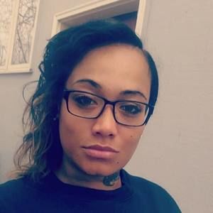 Meet your Posher, Akenese